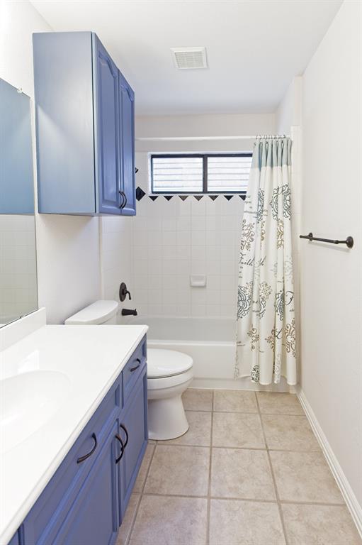 Addison, Texas 75001, United States, 2 Bedrooms Bedrooms, ,3 BathroomsBathrooms,Residential,Active,174538