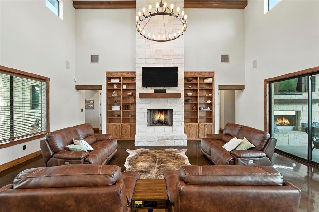 700 Silver Spur Court