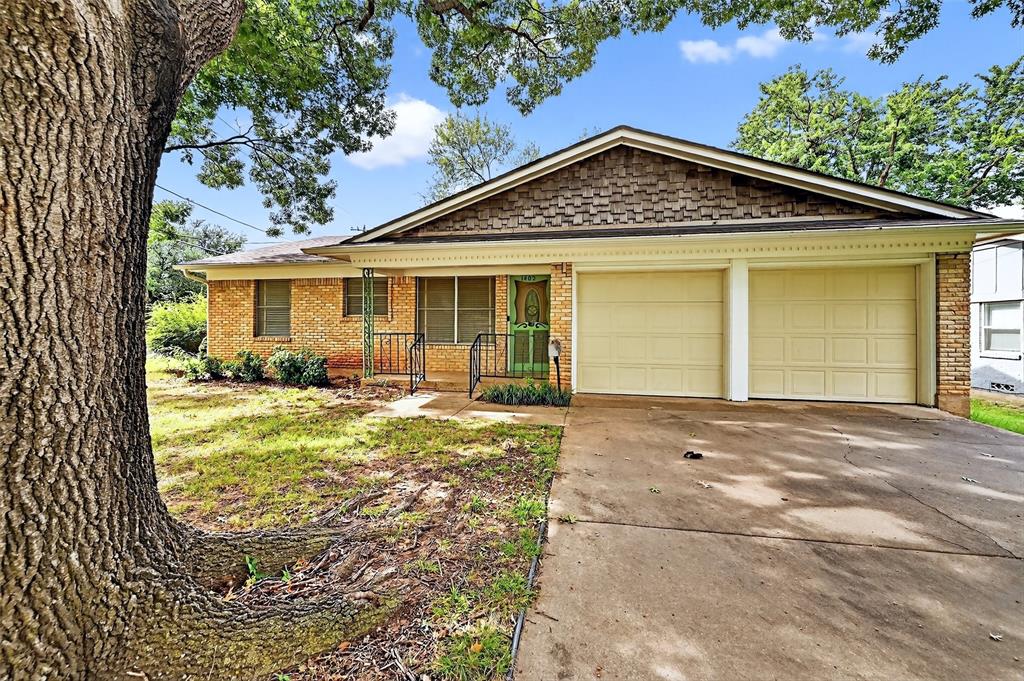 1402 Hillcrrest Drive
