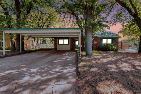 720 Thersa Drive River Oaks TX 76114
