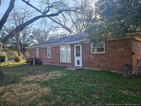 Tiny photo for 12106 Brisbane Avenue, Farmers Branch, TX 75234 (MLS # 21201020)