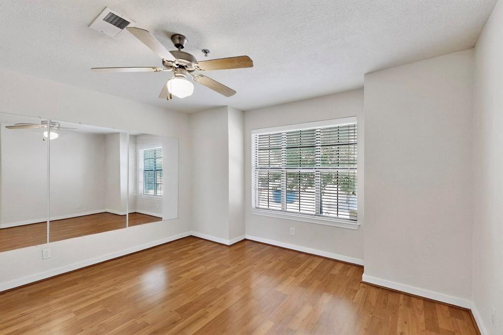 3901 Travis Street 113