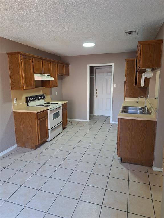 4525 Compass Court