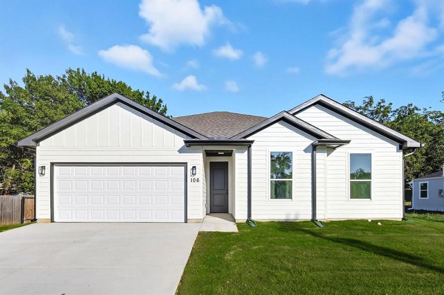 Brand new home available in the heart of Whitesboro! This 3 bed 2 bath home has just recently been completed and has a great view of the park here. Access to the walking path and playground, as well as walking distance to the city pool are just some of the perks of this location. This property is only a 2 minute drive to HWY 377 and all that Main Street has to offer. Come take a look at this great opportunity to own a never lived in, brand new home under $300,000!