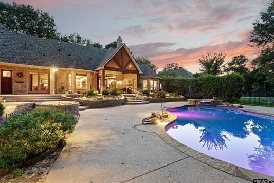 4380 Lazy Creek Drive