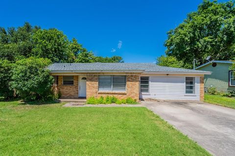 1030 Warden Street Benbrook TX 76126
