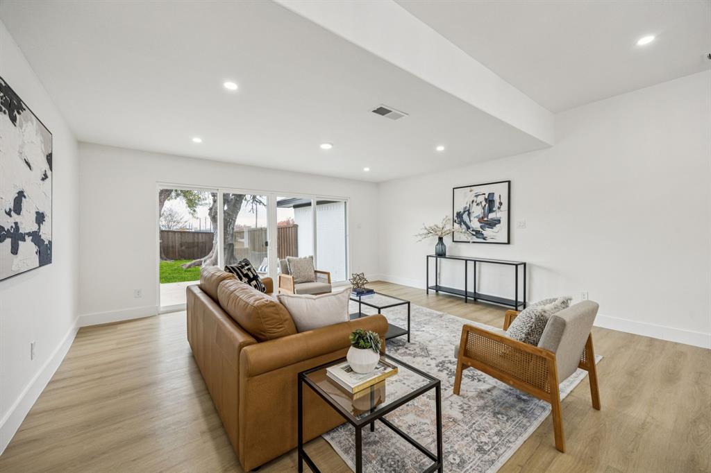 3401 Valley View Lane