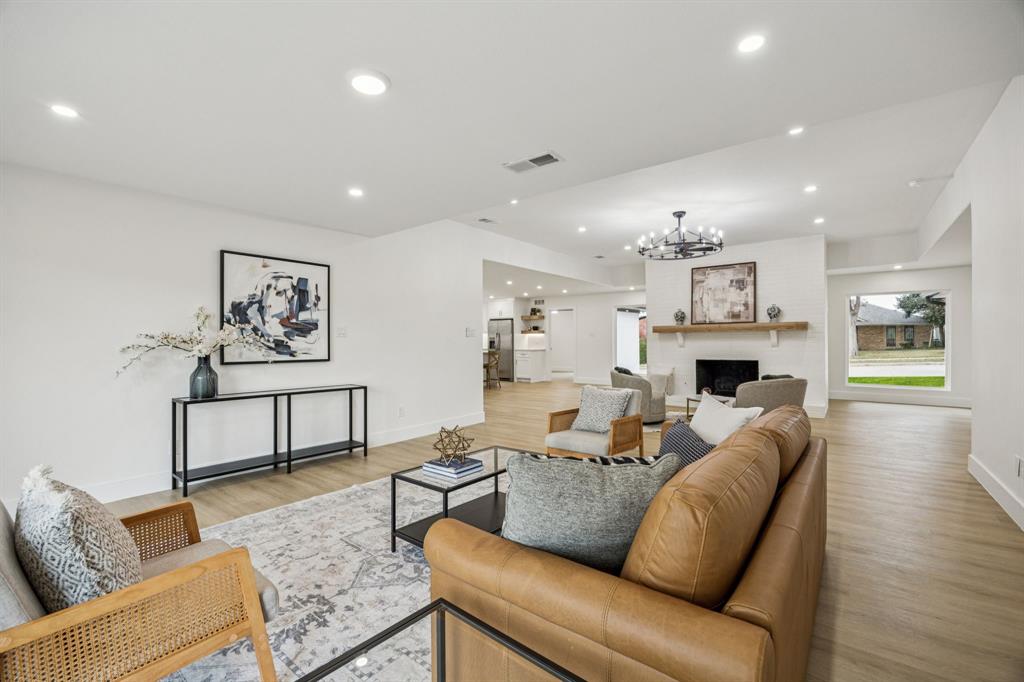 3401 Valley View Lane