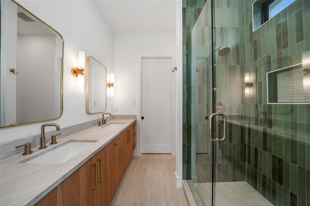 Henderson Ave - Residential