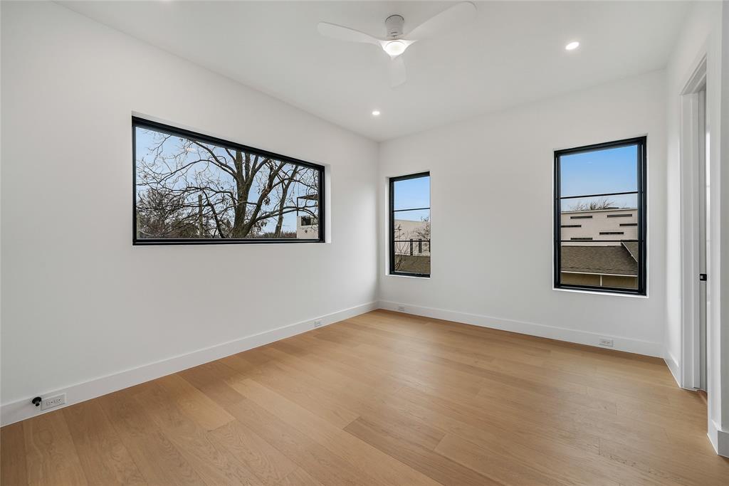 Henderson Ave - Residential