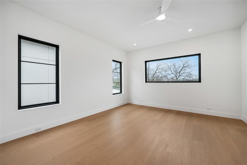 Henderson Ave - Residential