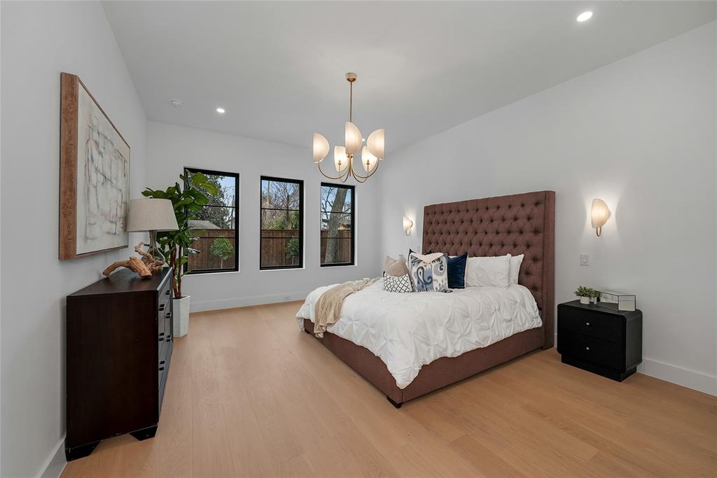 Henderson Ave - Residential