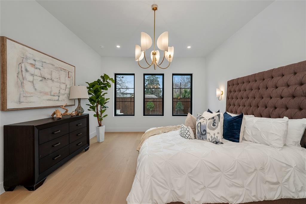 Henderson Ave - Residential