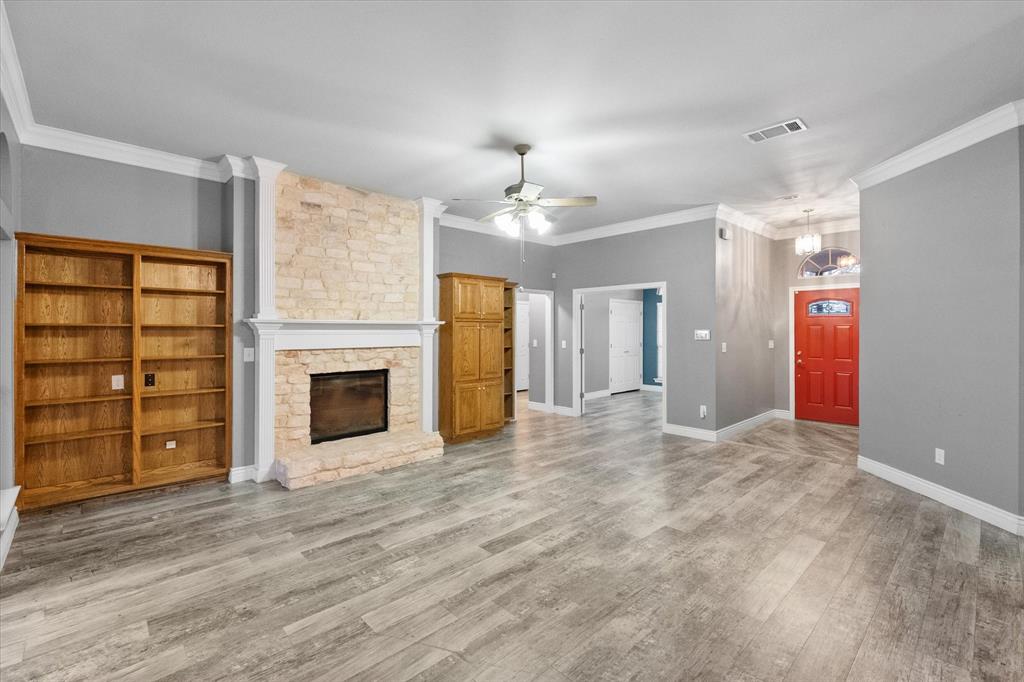 303/305 Cecile Court