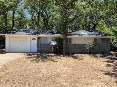 Photo of 1811 W Sanford Street, Arlington, TX 76012 (MLS # 21077054)
