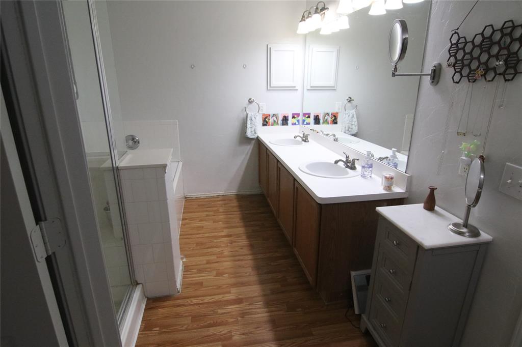 The Vintage Ph One B Two A - Residential