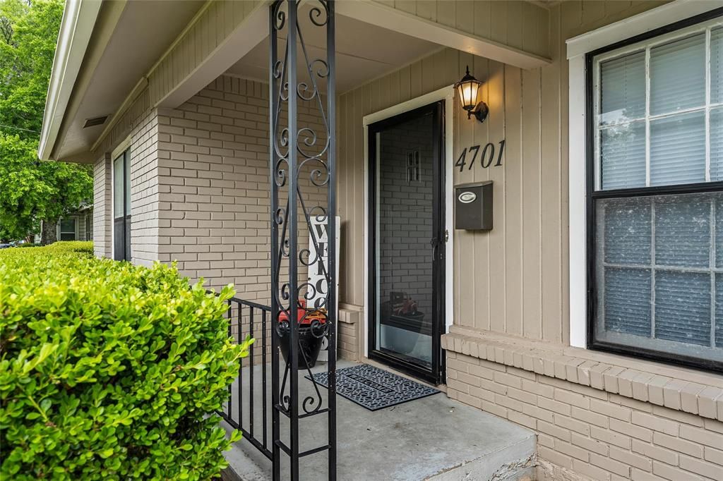 Photo of 4701 EDMOND Avenue, Waco, TX 76710 (MLS # 21249906)