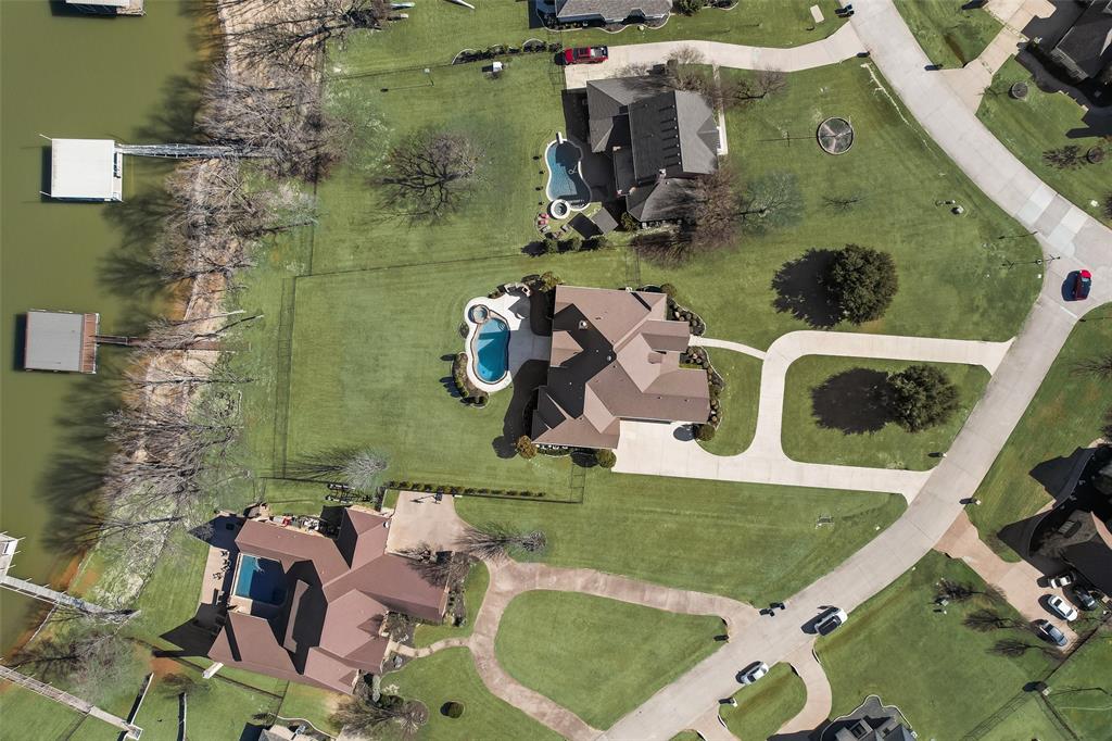 6100 Lake Shore Drive