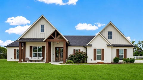 Property photo of 101 Sky Way, New Fairview, TX 76078
