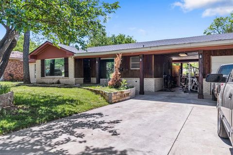 Single Family Residence in Fort Worth TX 2336 Linda Lane.jpg