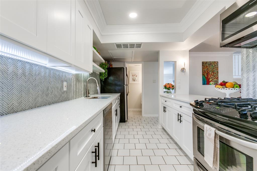 PRESTONWOOD COUNTRY CLUB CONDOS - Residential Lease