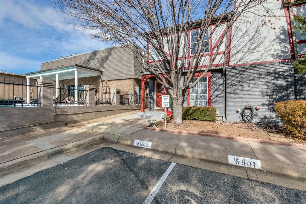 PRESTONWOOD COUNTRY CLUB CONDOS - Residential Lease