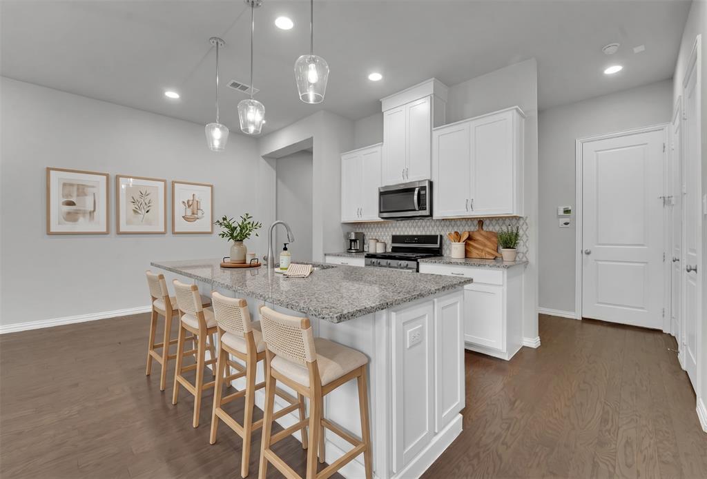 8266 Primrose Way