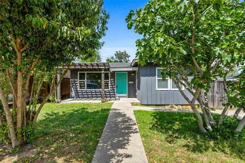 Photo of 2108 Harrison Avenue, Fort Worth, TX 76110 (MLS # 21222979)