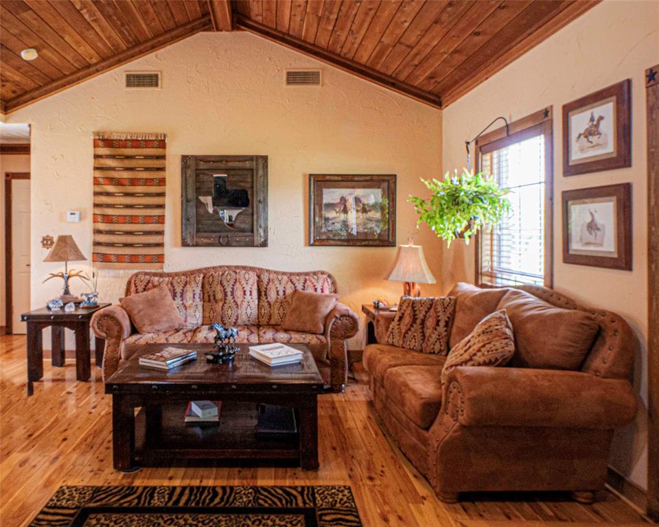 Cee-Bar Ranch 16 - Farm