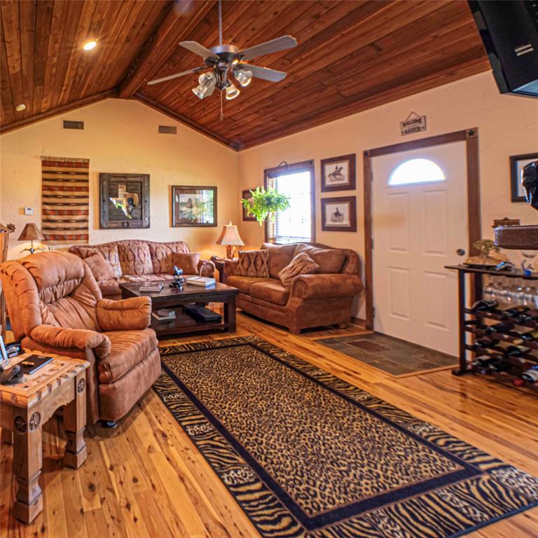 Cee-Bar Ranch 16 - Farm