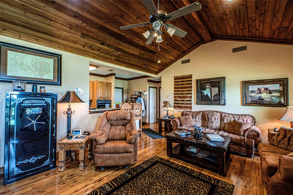 Cee-Bar Ranch 16 - Farm