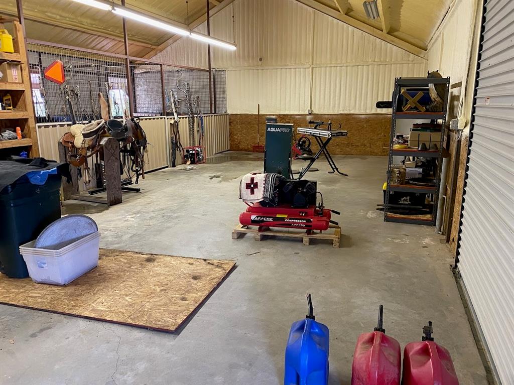 Cee-Bar Ranch 16 - Farm