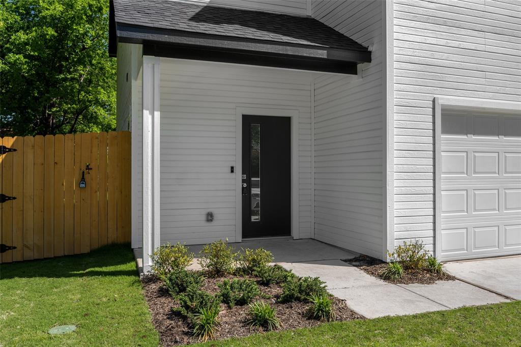 Fort Worth, Texas 76104, United States, 4 Bedrooms Bedrooms, ,3 BathroomsBathrooms,Residential,Active,22676