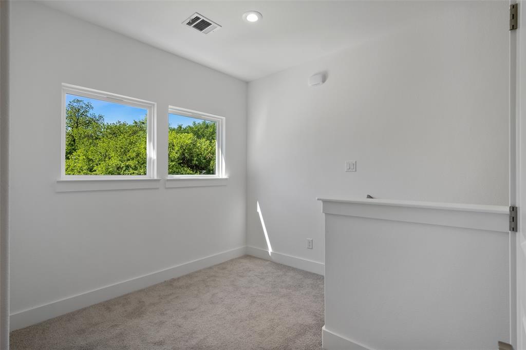 Fort Worth, Texas 76104, United States, 4 Bedrooms Bedrooms, ,3 BathroomsBathrooms,Residential,Active,22676