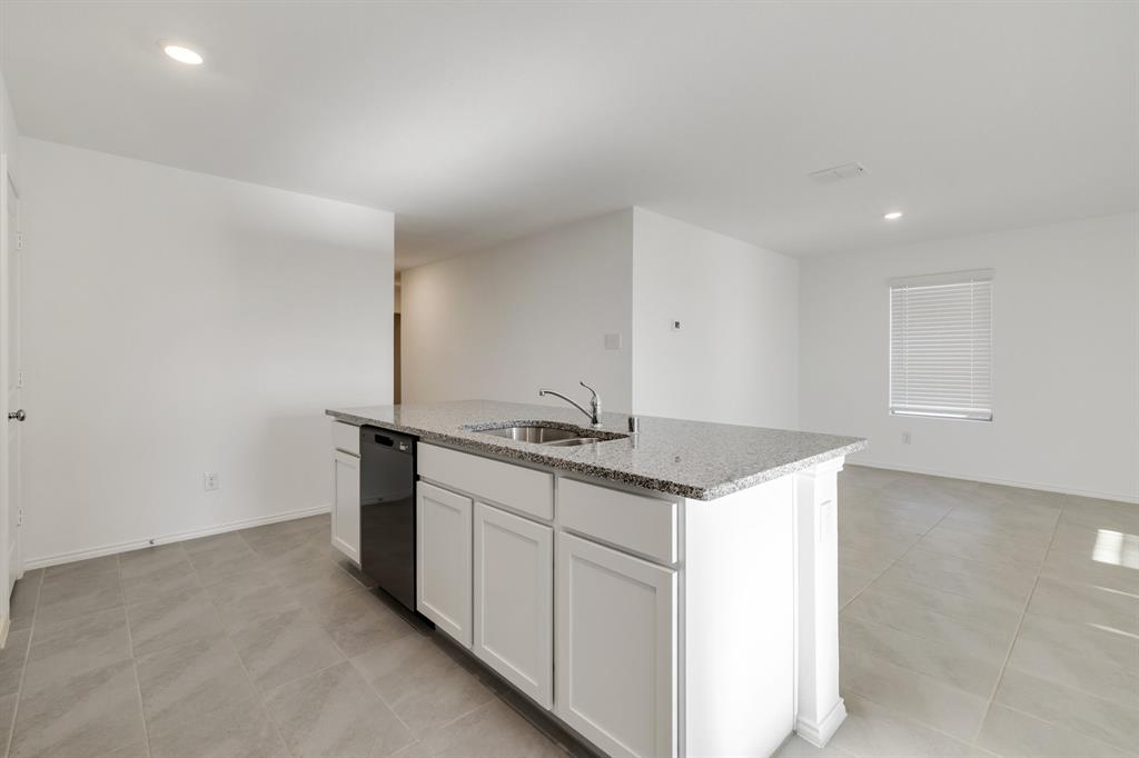 LINDEN HILLS PHASE 3 - Residential Lease