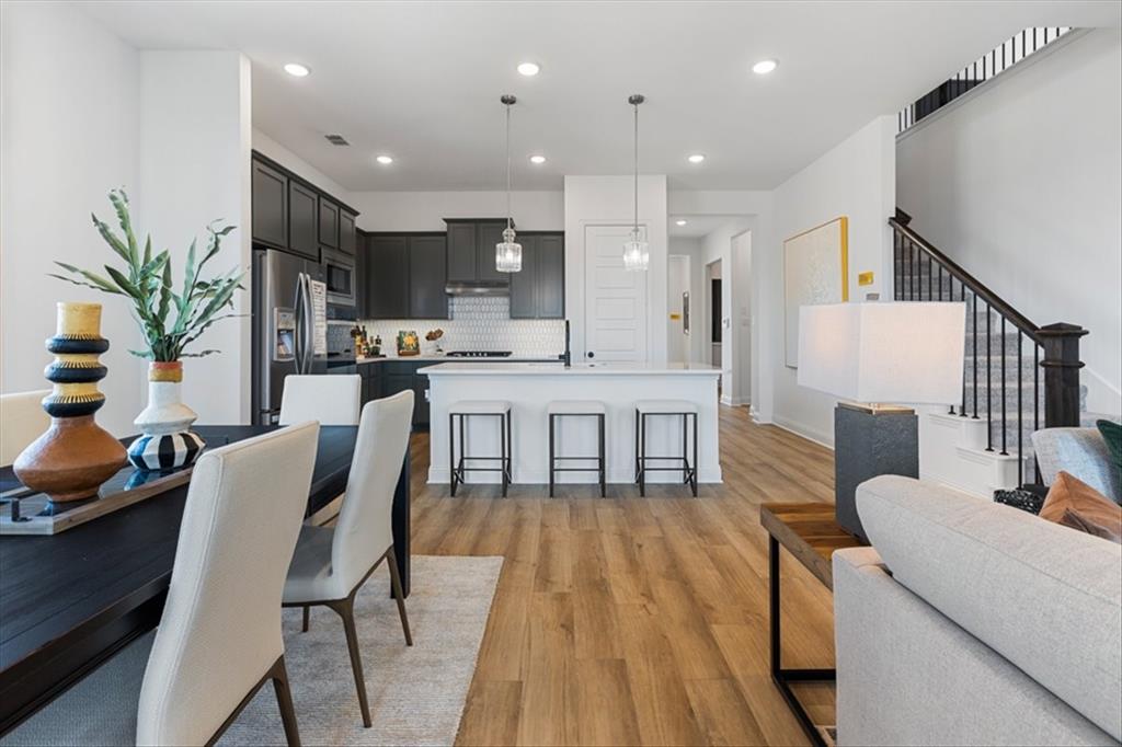 1504 Edgeway