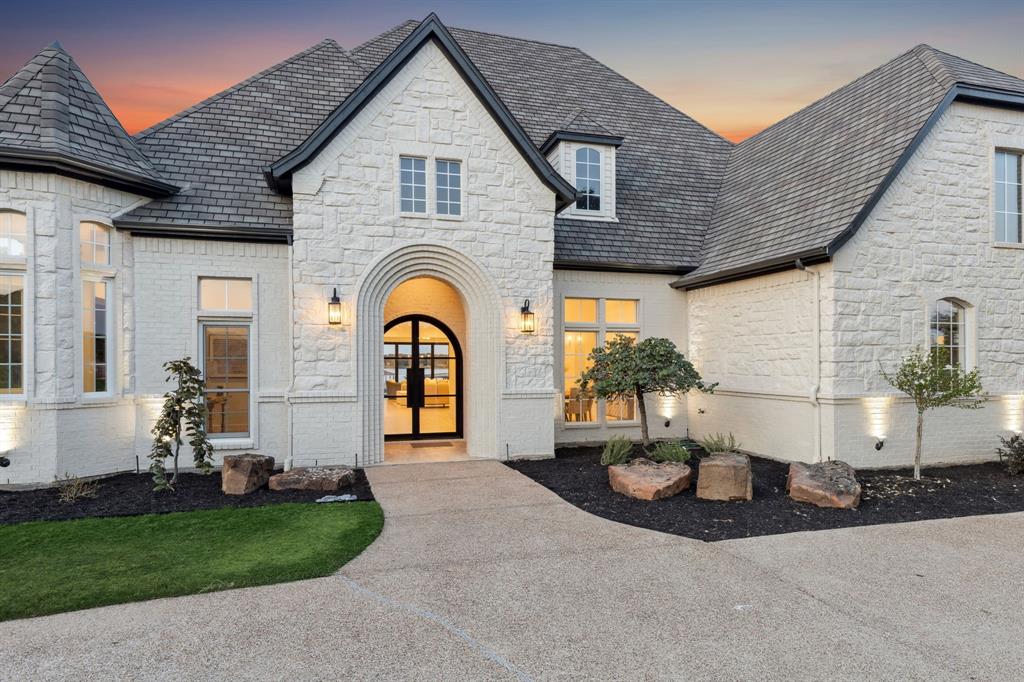 6124 Lake Shore Drive