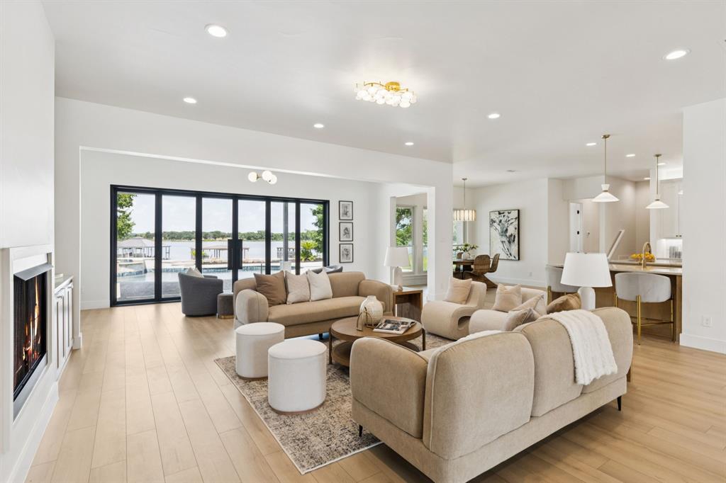 6124 Lake Shore Drive