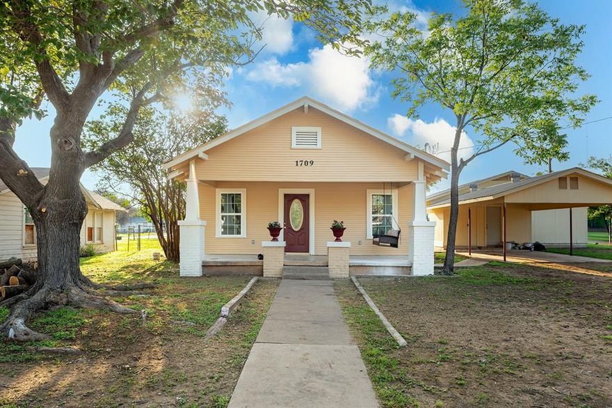 Charming 3 Bedroom, 2.5 Bath Home with Modern Upgrades

This beautifully updated home offers a spacious and inviting layout, perfect for both everyday living and entertaining.

Kitchen: The heart of the home features a stunning kitchen island with a gas cooktop, complemented by brand-new stainless steel appliances. The open design is perfect for hosting gatherings or enjoying family meals.

Interior Features: Enjoy the RARE flooring upgrade of brand-new hardwood flooring throughout the home, providing a warm and cohesive aesthetic. The Jack & Jill bathroom with access between two bedrooms, enhances functionality.

Laundry Room: The laundry room is equipped with a half bath, adding convenience to your daily routine, and a perfect drop zone coming from the back door.

This home combines charm with modern amenities, making it a must-see!