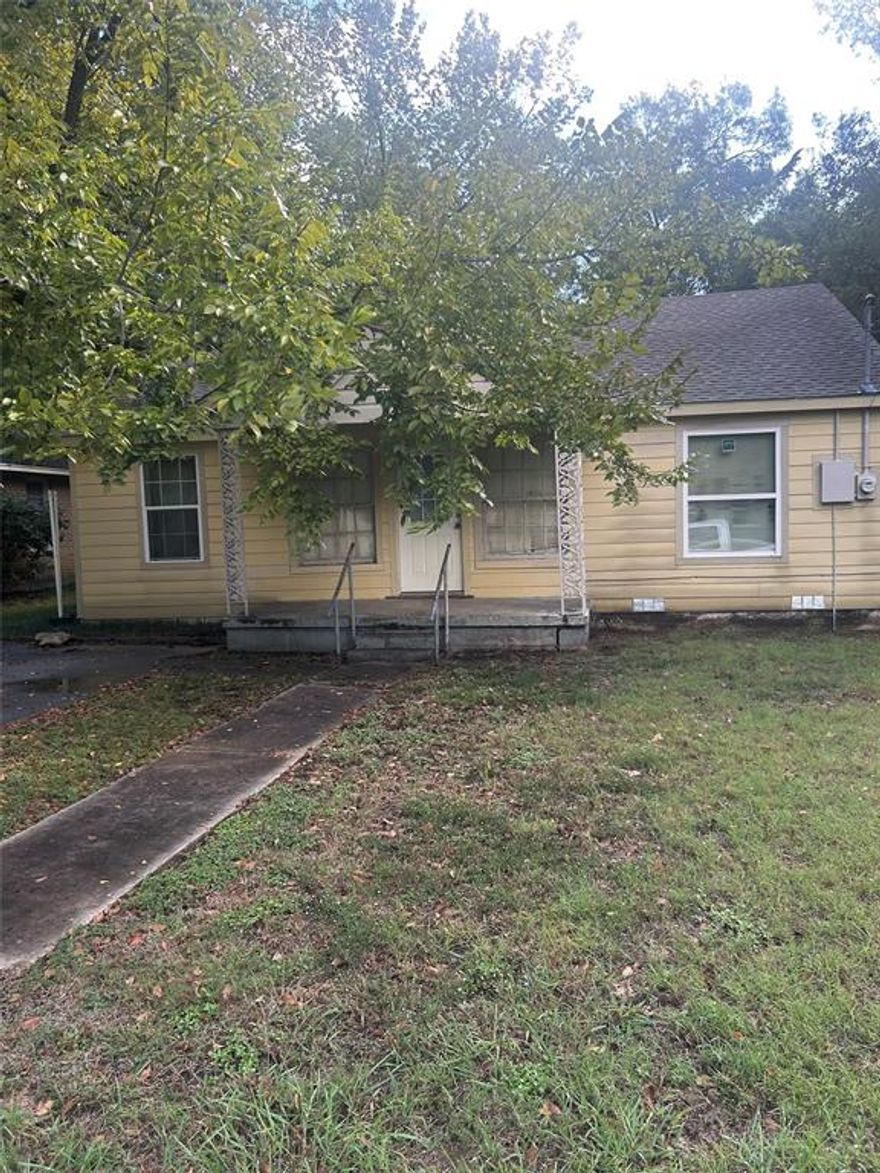 Amazing Investment Opportunity to make this home your own! 
Charming 2 bedroom one bath home with great bones, a new roof, electrical upgrades, some new windows, and a huge backyard.  The home has a big part of the renovations complete and is now ready for its new owner to come in and customize it to perfection.  Price to sell quickly!!