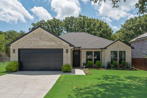 Photo of 112 Indian Oaks Trail, West Tawakoni, TX 75474 (MLS # 21320959)