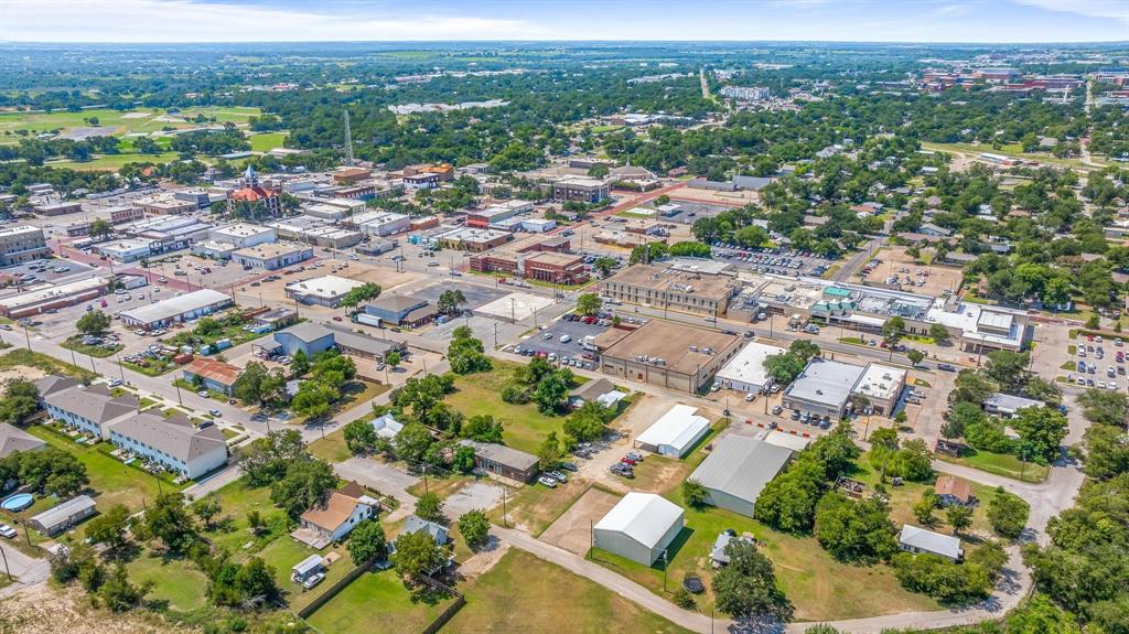 230 E Tarleton Street