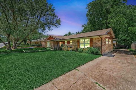 Photo of 1705 W Belden Street, Sherman, TX 75092 (MLS # 21204616)