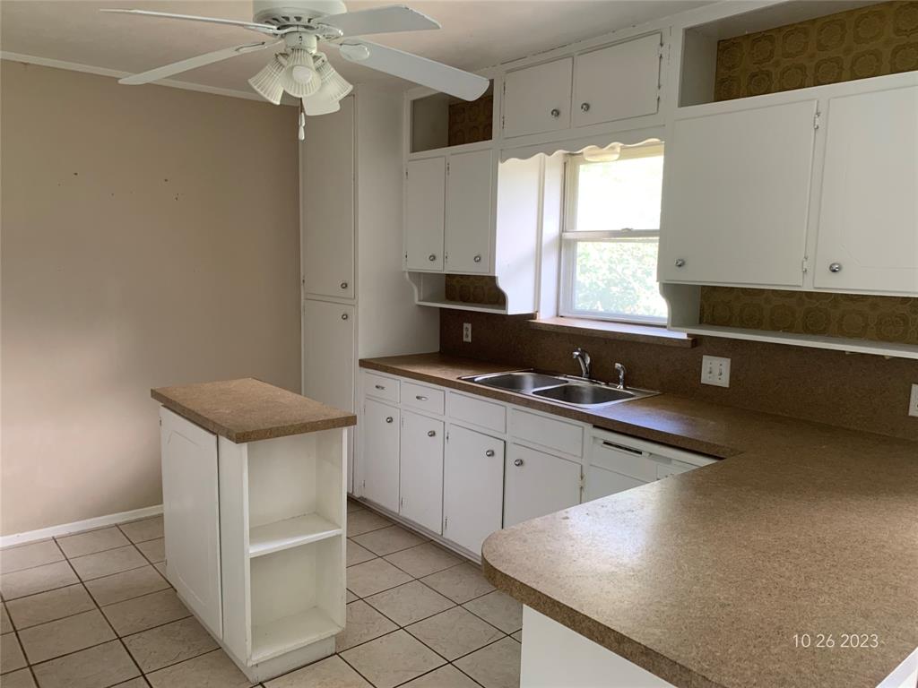 Benbrook Lakeside Add - Residential Lease