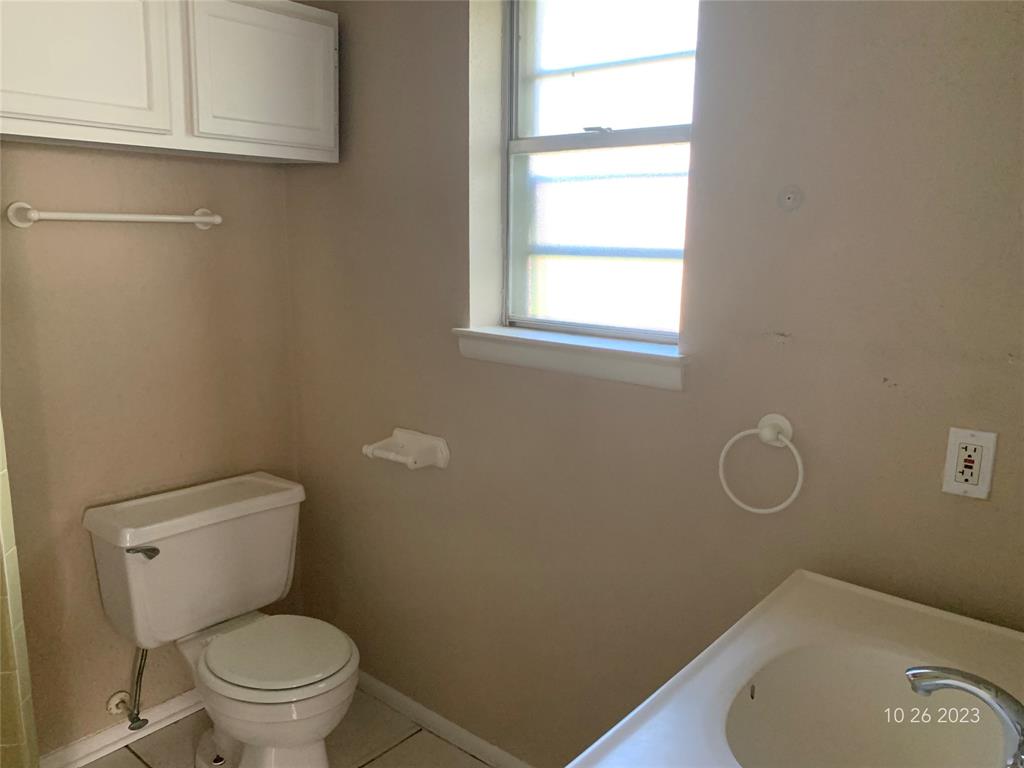 Benbrook Lakeside Add - Residential Lease