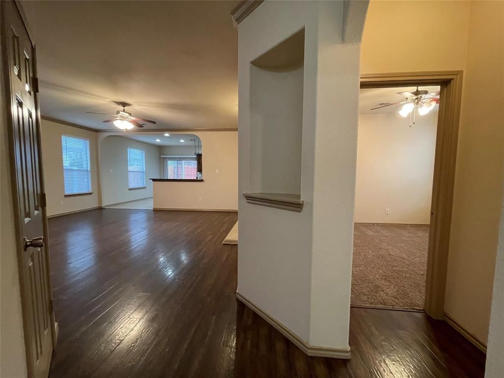 Photo of 532 Baverton Lane, Fort Worth, TX 76052 (MLS # 21268746)