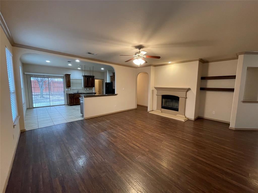 Photo of 532 Baverton Lane, Fort Worth, TX 76052 (MLS # 21268746)
