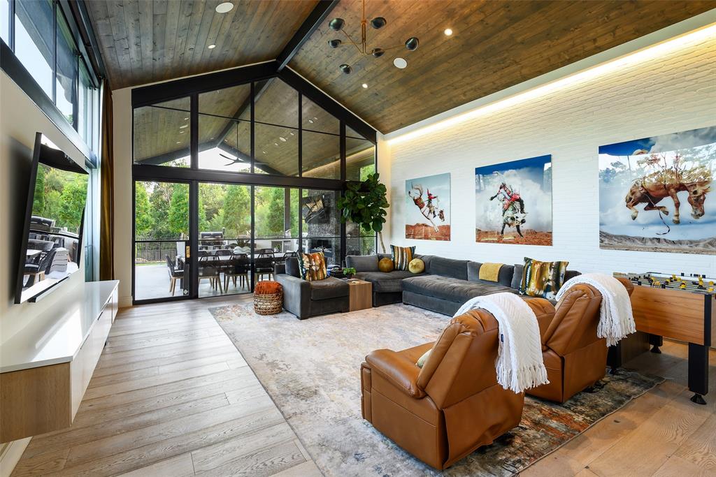 Daseke 02 - Residential