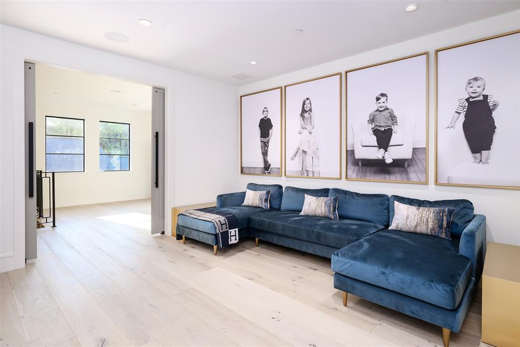 Daseke 02 - Residential