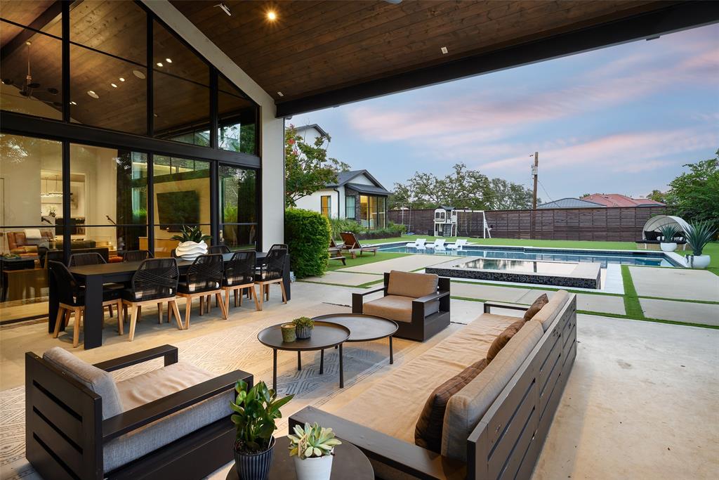 Daseke 02 - Residential